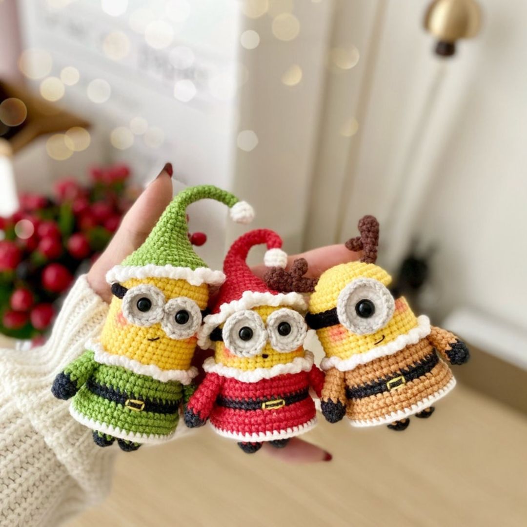 Christmas yellow buddies crochet pattern